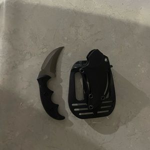 Hook Knife with carry holster